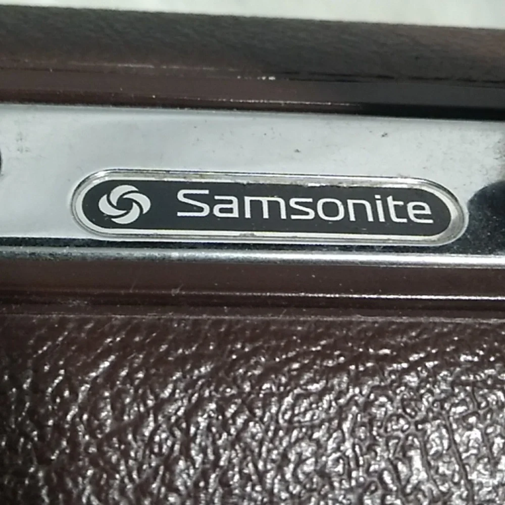 Samsonite Delegate Vintage Suitcase W Key 🔑 See Pockets For Storage